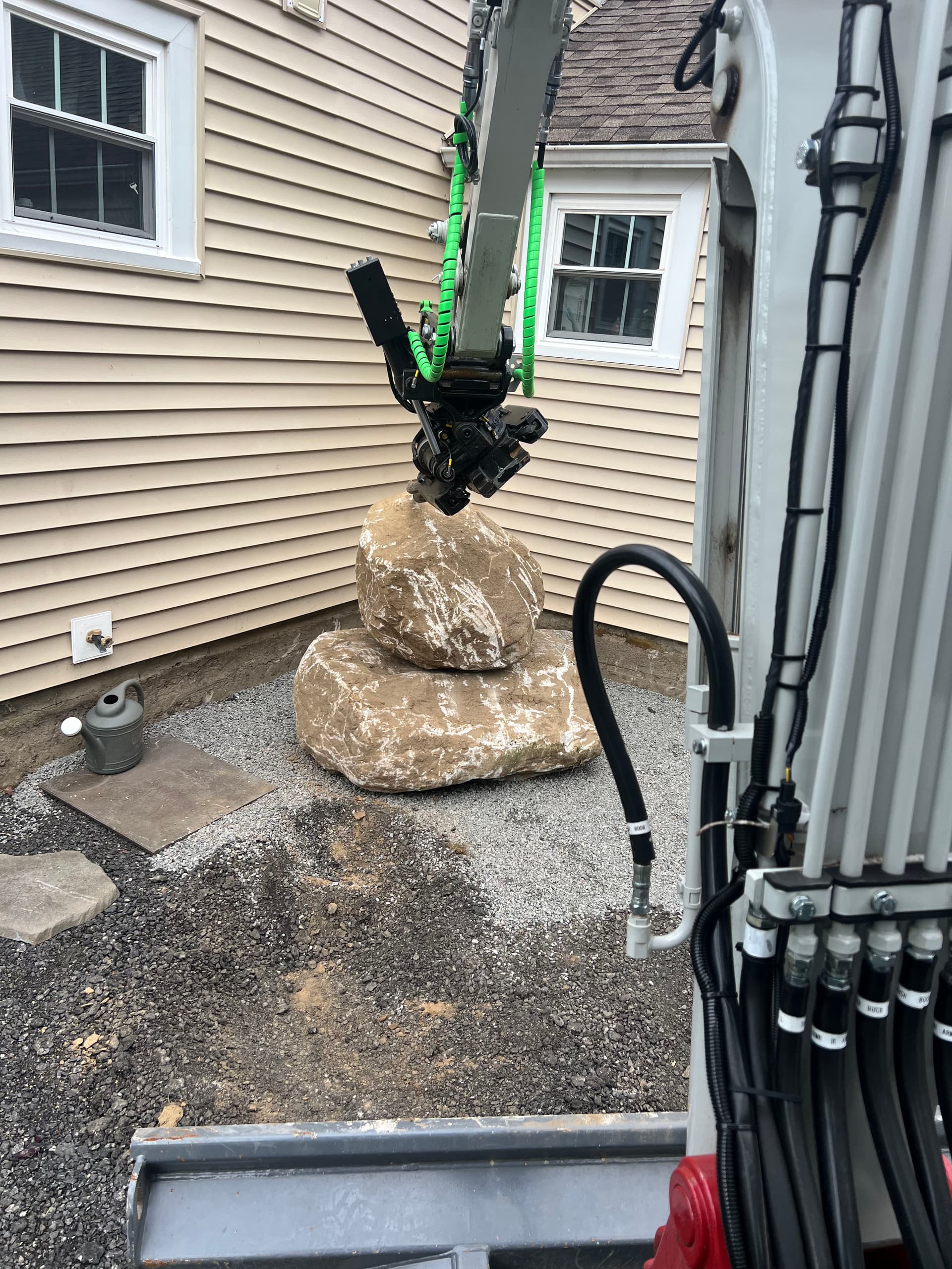 Gallery photos for Creating a Stunning Boulder Feature at Home: Image #2